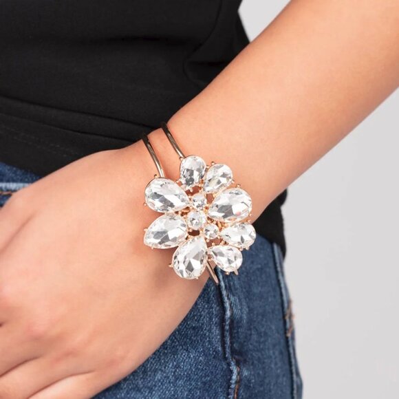 Paparazzi Jewelry Accessories - DAUNTLESS is More - Gold Bracelet - Vintage - Picture 3 of 4